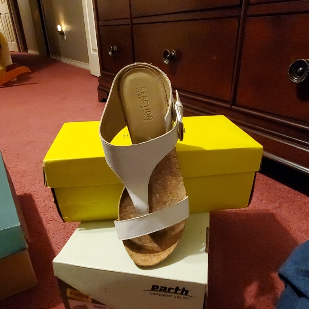 Shoes - Picture 2 of 3